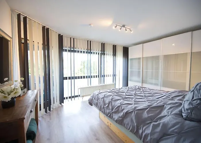 Wohlfuehlwohnung Naehe Des Rheins شقة بون